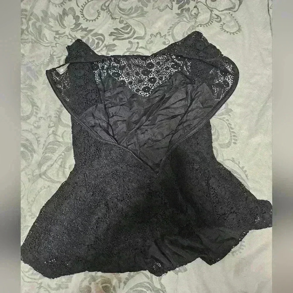 Miguelina black lace blouse! - Picture 2 of 5